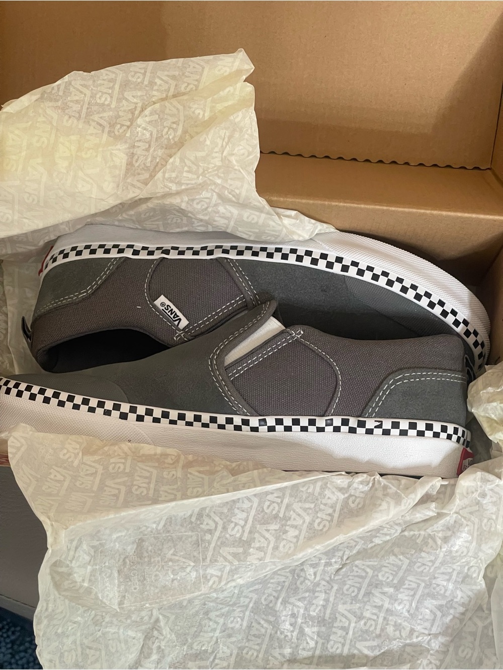 Vans Asher Dw women
Checker Foxing Pewter slip on sneakers size 6